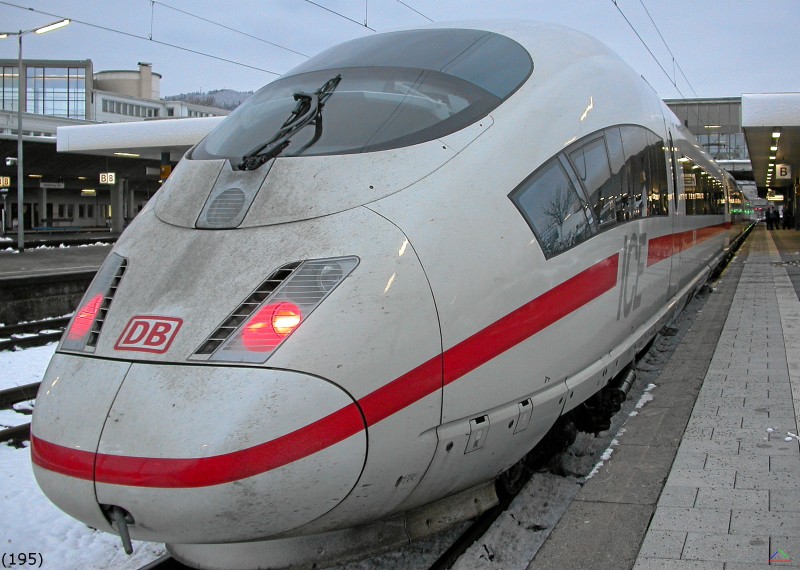 Bahn 195.jpg - Ein ICE 3.